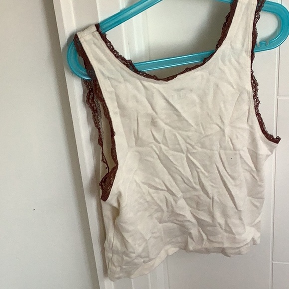 Hollister Tank - Picture 3 of 3